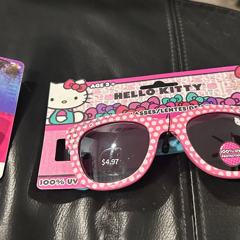 Vampirina and Hello Kitty Kids Sunglasses Set - Pink